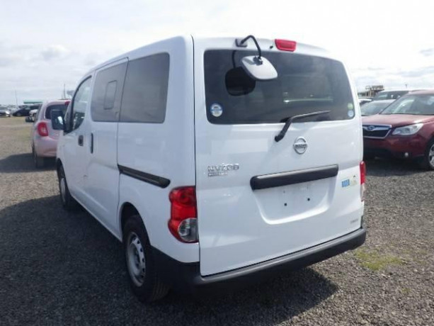 nissan-nv200-big-2