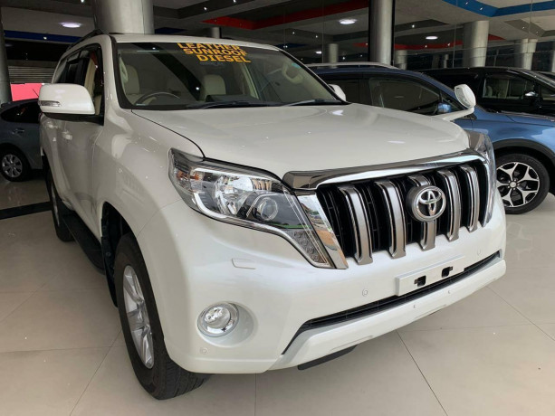 toyota-prado-big-0