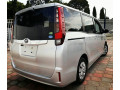 toyota-noah-small-2