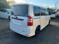 toyota-noah-small-2