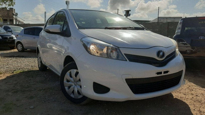 toyota-vitz-big-0