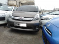 toyota-isis-platana-small-0