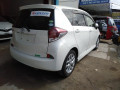 toyota-ractis-small-2