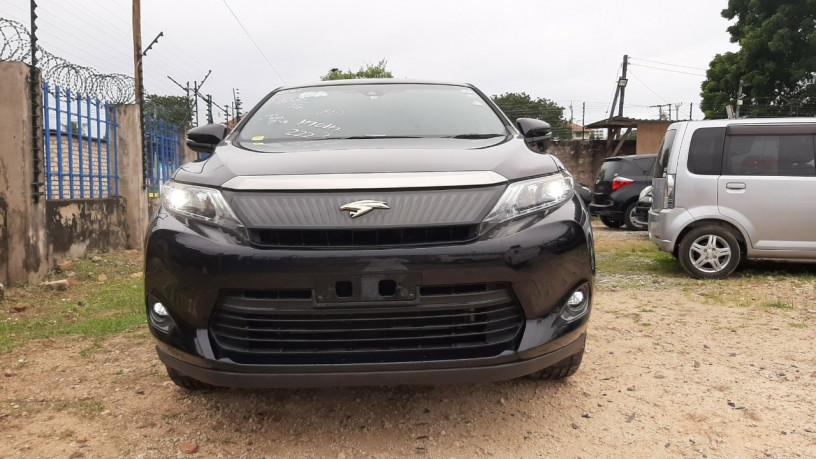 toyota-harrier-big-0