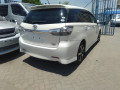 toyota-wish-small-2