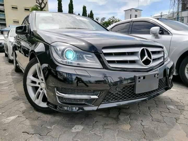 mercedes-benz-c200-big-0