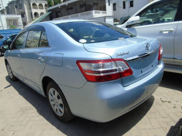 toyota-premio-big-2