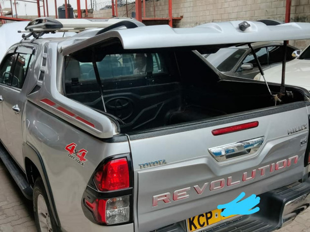 toyota-hilux-revo-big-2