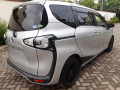 toyota-sienta-small-2