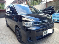 toyota-voxy-small-0