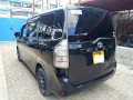 toyota-voxy-small-2