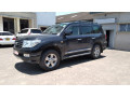 toyota-landcruiser-v8-small-0