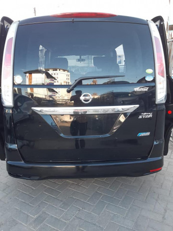 nissan-serena-big-2