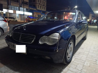 Mercedes Benz c180