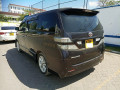 toyota-vellfire-small-2