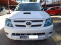 toyota-hilux-small-0