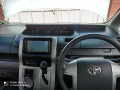 toyota-voxy-small-2