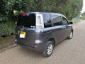 toyota-sienta-small-2