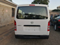 toyota-hiace-small-2