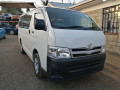 toyota-hiace-small-0