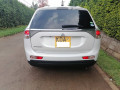 mitsubishi-outlander-small-2