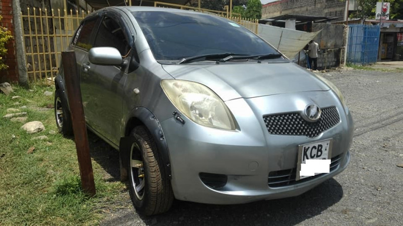 toyota-vitz-big-0