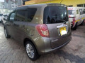 toyota-ractis-small-2