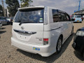 toyota-isis-platana-small-2