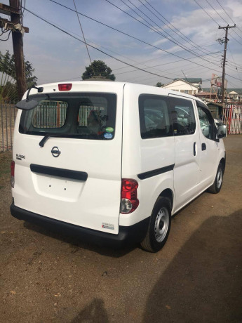 nissan-nv-200-big-2