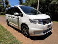 honda-stepwagon-small-0