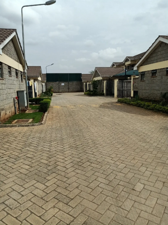 4-bedroom-dsq-for-sale-in-syokimau-2-kms-from-msa-rd-big-2