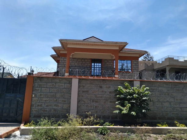 elegant-4-bedroom-with-2-dsq-for-sale-in-syokimau-big-0