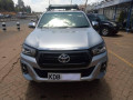 toyota-hilux-small-0