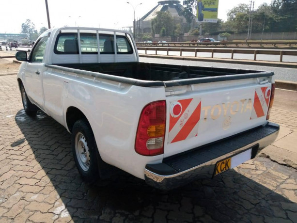 toyota-hilux-big-1