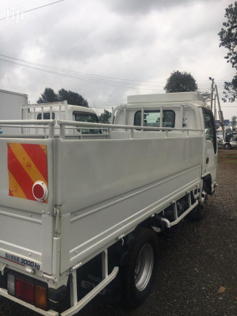 isuzu-elf-big-2