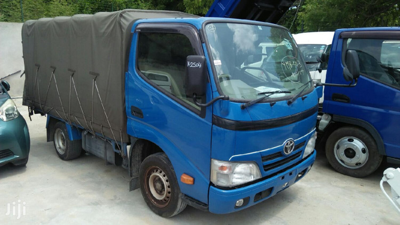 toyota-toyoace-big-0