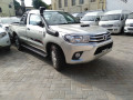 toyota-hilux-small-0