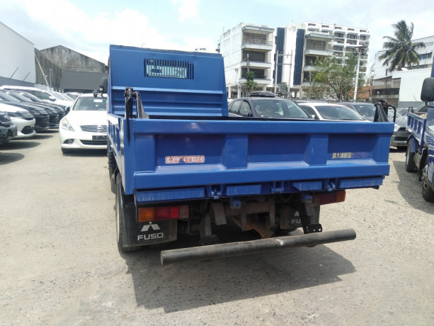 mitsubishi-fuso-tipper-big-2