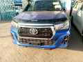 toyota-hilux-small-0