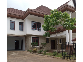 An Exercutive Five Bedroom Modern Town House in Karen