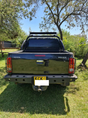 toyota-hilux-big-2