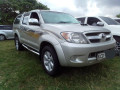 toyota-hilux-small-0