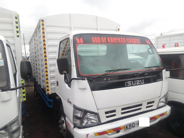 isuzu-nqr-big-2