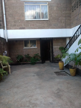 spacious-4-bedroom-dsq-maisonette-in-kilimani-for-sale-big-0