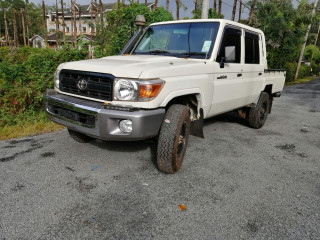 Toyoyota landcruiser double cab pickup