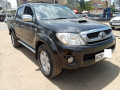 toyota-landcruiser-small-0