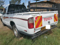 toyota-hilux-small-2