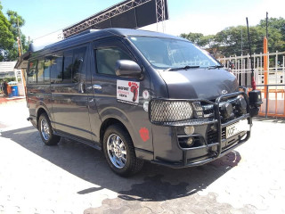 Toyota Hiace 9L