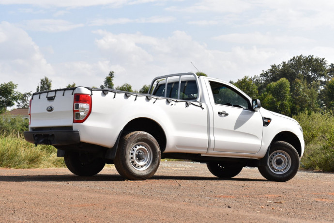 ford-ranger-pickup-big-2