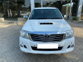 toyota-hilux-invincible-small-0